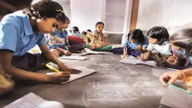 इस राज्य में खत्म की गई स्कूलों में हिंदी पढ़ाने की अनिवार्यता, अंग्रेजी के बाद तीसरी भाषा के रूप में पढ़ेंगे छात्र